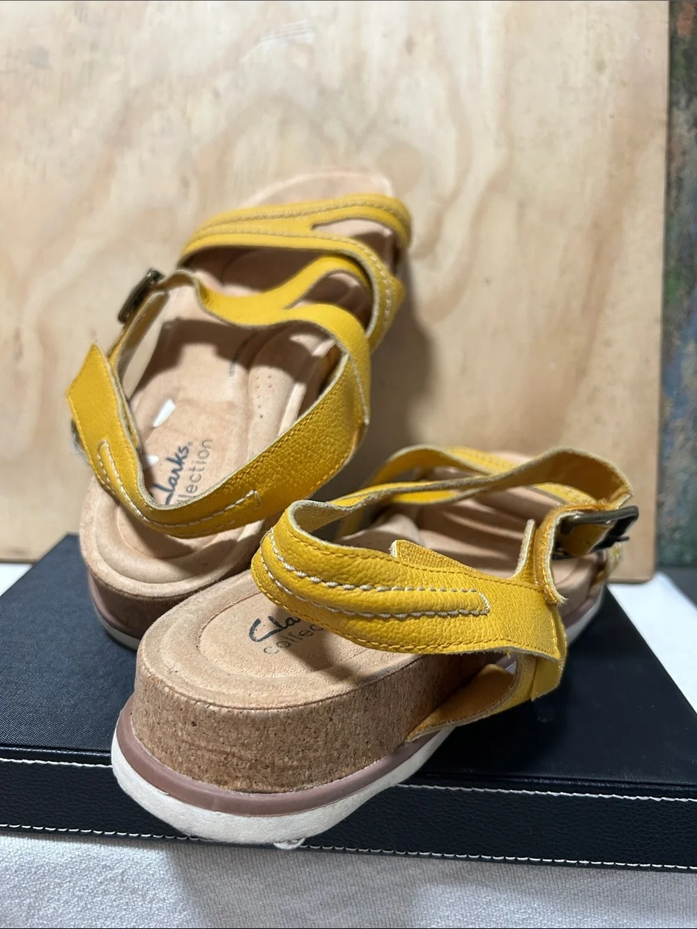 Clarks Women’s Yellow Leather Strappy Comfort Sandals - Picture 2 of 4